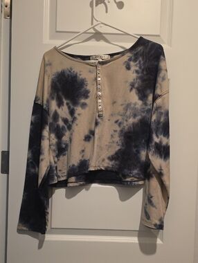 Black and Cream Tie-Dye Crop Top